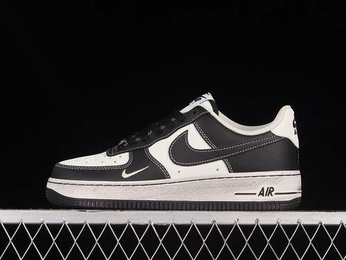 320DB3301088AIR FORCE 1 07 LOW WHITEBLACKGREYWOMAN3639MAN4045