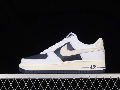 300DE0099002AIR FORCE 1 LOW 07 WHITEWHITEBLACKWOMAN3639MAN4045