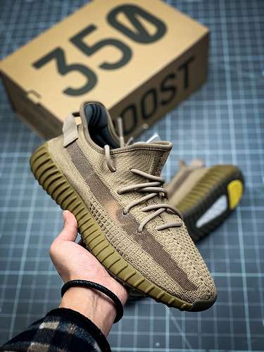 580FX9033YEEZY BOOST 350 V2 EARTH EARTHEARTHEARTHWOMAN3639MAN40465