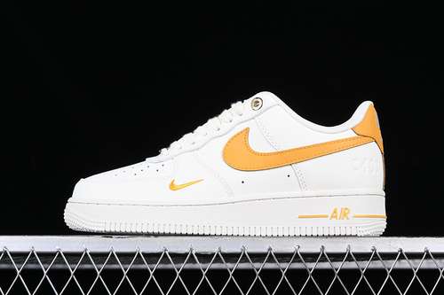 300DQ7658105AIR FORCE 1 07 LOW ORANGEWHITEWOMAN3639MAN4045