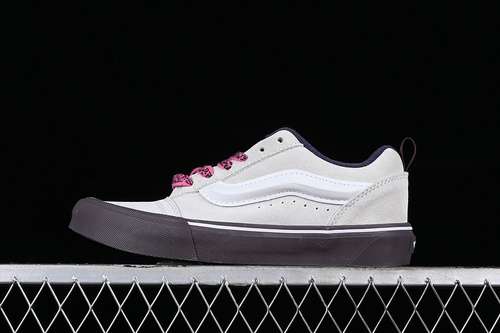 240VN0009QCPRPVANS CLASSICS KNU SKOOL WHITEGREYPINLBLACKWOMAN3539MAN4044