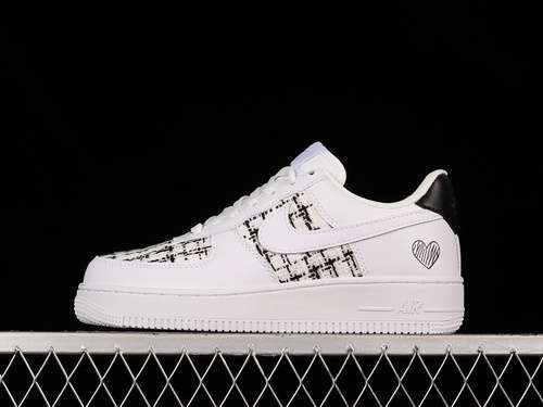 340DD8959100AIR FORCE 1 LOW 07 WHITEWHITEBLACKWOMAN3639MAN4045