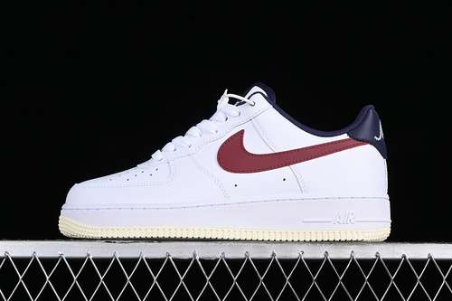 280FV8105161AIR FORCE 1 07 LOW WHITEBLUEREDWOMAN3639MAN4045