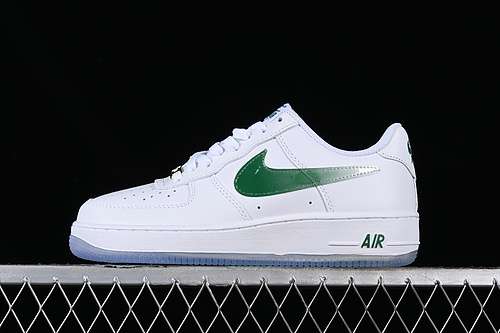 320CO3363369AIR FORCE 1 07 LOW WHITEGREENWOMAN3639MAN4045
