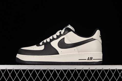 290CJ1391121AIR FORCE 1 LOW 07 LE WHITEWHITEBLACKWOMAN3639MAN4045