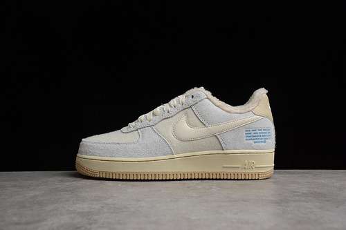 300DO7195025AIR FORCE 1 APPEARS WITH TRADEMARK TEXT PHOTON DUSTPALE IVORYCASHMERERATTAN