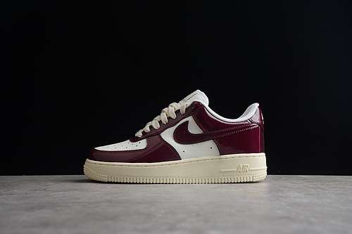 300DQ8583100AIR FORCE 1 LOW ROMAN EMPIRE DARK BEETROOTWHITEWOMAN3639MAN4045