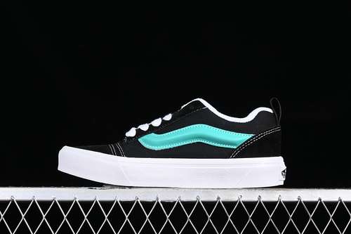 230VN0009QCYU3VANS CLASSICS KNU SKOOL WHITEBLACKGREENWOMAN3539MAN4045