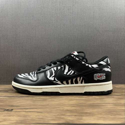 360DM3510001QUARTERSNACKS X DUNK LOW SB LITTLE DEBBIES ZEBRA CAKES BLACKWHITE
