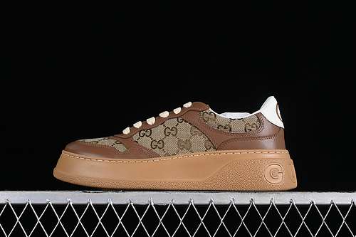 560UPG202866EMBOSSED PLATFORM WITH CHUNKY SNEAKER BEIGEEBONYWOMAN3539MAN4044