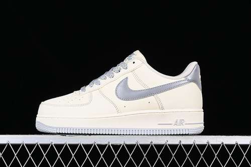300TQ1456222AIR FORCE 1 07 LOW BEIGESILVERWOMAN3639MAN4045