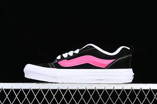 230VN0009QCYU2VANS CLASSICS KNU SKOOL WHITEBLACKPINKWOMAN3539MAN4044
