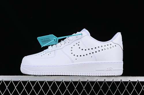 280FQ8887100AIR FORCE 1 07 LOW WHITEWOMAN3639MAN4045