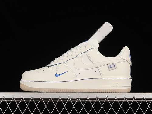 320DX1156001AIR FORCE 1 LOW 07 WHITEWHITEBLUEWOMAN3639MAN4045