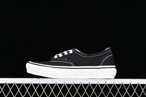 250VN000CB8BMWVANS IMRAN POTATO WHITEBLACKWOMAN3539MAN4044