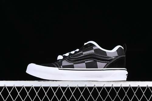 230VN0009QCCJJVANS CLASSICS KNU SKOOL WHITEBLACKGREYWOMAN3539MAN4045