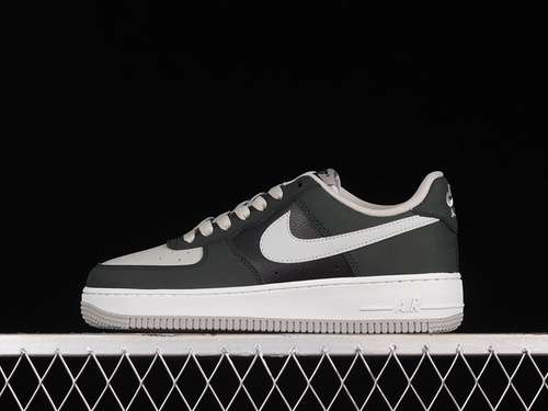 320CW6817777AIR FORCE 1 LOW 07 BLACKGREYWHITEWOMAN3639MAN4045
