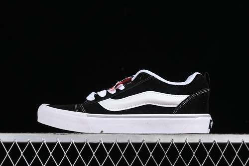 220VN0AUAK375VANS CLASSICS KNU SKOOL WHITEBLACKWOMAN3539MAN4044