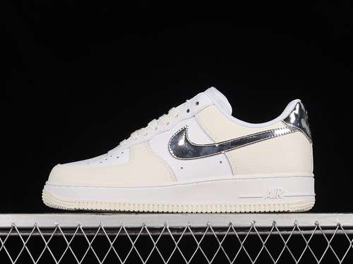 320DM6020336AIR FORCE 1 LOW 07 WHITEWHITEBLACKWOMAN3639MAN4045