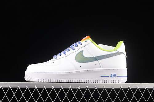 300DQ7767100AIR FORCE 1 LOW GS IRIDESCENT SWOOSH WHITEGREENBLUEWOMAN3639MAN4045