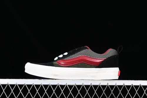 250VN0007QDBXVVANS CLASSICS KNU SKOOL 2023 WHITEBLACKREDWOMAN3539MAN4044