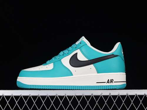 340GH5696302AIR FORCE 1 LOW 07 SU19 WHITEBLACKGREENWOMAN3639MAN4045