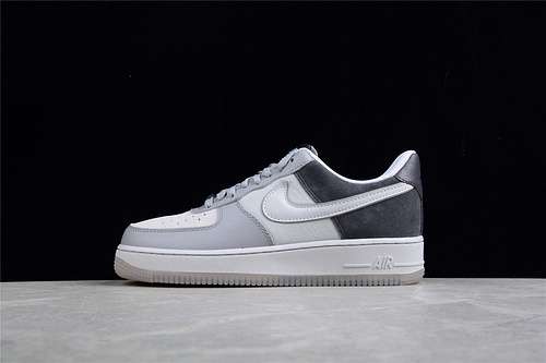 300AO2425001AIR FORCE 1 LOW 07 LV8 TRIPLE GREYVAST GREYTHUNDER GREYUNSIEX3645