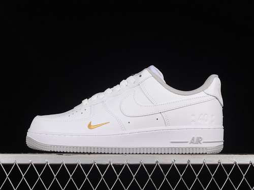 300DD1225002AIR FORCE 1 07 WHITEGOLDWOMAN3639MAN4045