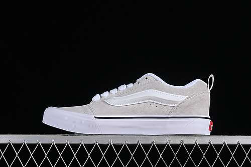 230VN0009QCBGEVANS CLASSICS KNU SKOOL WHITEGREYWOMAN3539MAN4044
