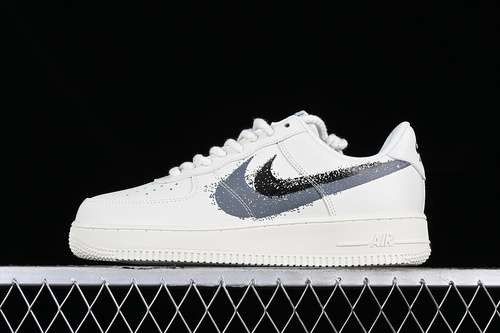 300FD0660200AIR FORCE 1 07 LOW WHITEGREYBLACKWOMAN3639MAN4045