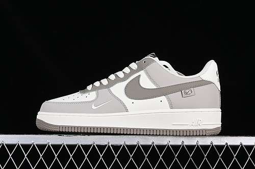 320DB3301188AIR FORCE 1 07 LOW WHITEGREYWOMAN3639MAN4045