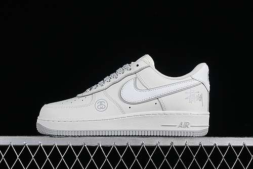 340CZ9183002AIR FORCE 1 07 LOW WHITEGREYWOMAN3639MAN4045