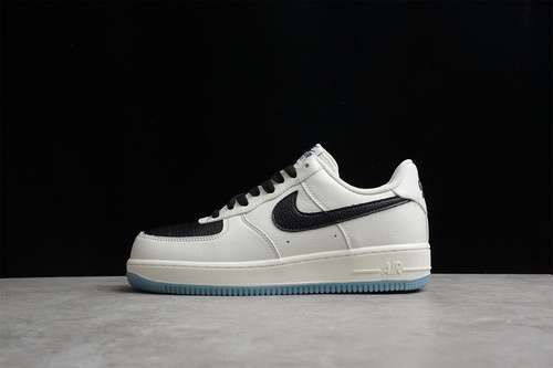 300CU6603113AIR FORCE 1 LOW 07 WHITEBLACKBLUEWOMAN3639MAN4045