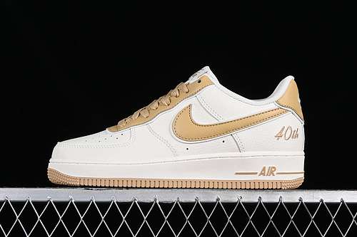340JF1983559AIR FORCE 1 07 LOW 40TH OFF WHITEGOLDWOMAN3639MAN4045