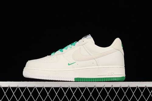 320NA2022002AIR FORCE 1 LOW 07 WHITEWHITEGREENWOMAN3639MAN4045