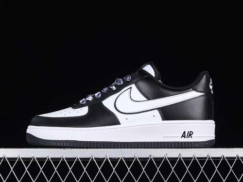 300DV0788001AIR FORCE 1 LOW PANDA BLACKWHITEBLACKWOMAN3639MAN4045