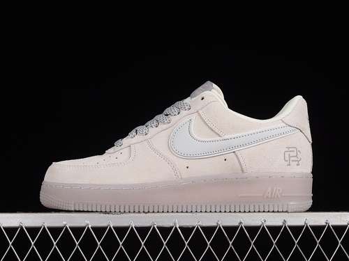 340SI0820605AIR FORCE 1 07 LOW GREYWHITEWOMAN3639MAN4045