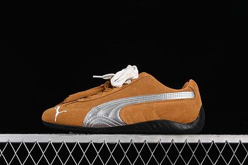 23039739701THE OPEN PRODUCT X PUMA SPEEDCAT BROWNWHITESILVERWOMAN35539MAN4045