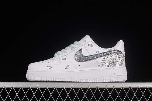 340CW2288158AIR FORCE 1 07 LOW WHITEWHITEBLACKWOMAN3639MAN4045