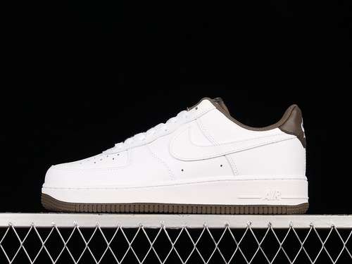 300DR9867100AIR FORCE 1 LOW 07 WHITELIGHT OLIVEWOMAN3639MAN4045