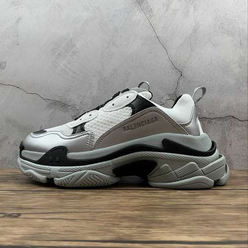 470BALENCIAGA TRIPLE S SNEAKERS LIGHT GREYWHITEBLACKWOMAN3539MAN4045