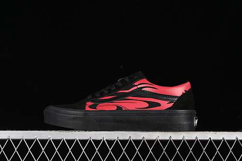 220VN0009BCRTUVANS KNU SKOOL BLACKREDWOMAN3539MAN4045