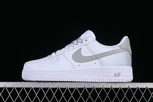 300FN0366102AIR FORCE 1 07 LOW WHITEGREYWOMAN3639MAN4045