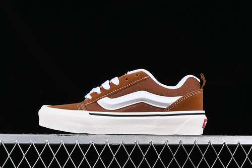 240VN0009QC8TFVANS CLASSICS KNU SKOOL 2023 WHITEBROWNWOMAN3539MAN4044