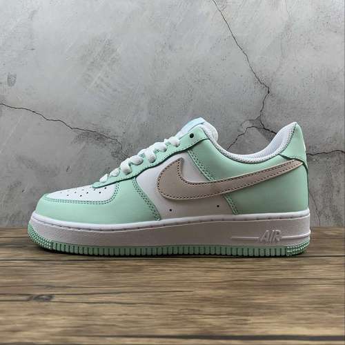 290AA1726111AIR FORCE 1 LOW 07 LV8 LIGHT GREENPINKWHITEWOMAN3639MAN4045