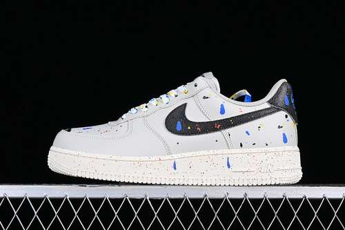 280CZ0339001AIR FORCE 1 07 LOW LV8 PAINT SPLATTER LIGHT BONE LIGHT BONEBLACK3645
