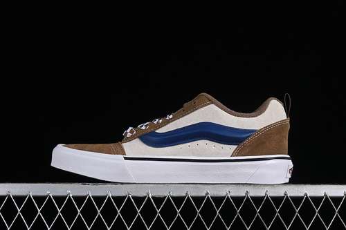 230VN000CS0PMM1VANS CLASSICS KNU SKOOL WHITEBROWNBLUEWOMAN3539MAN4044