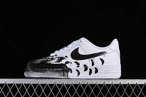 320315122311AIR FORCE 1 07 LOW WHITEBLACKWOMAN3639MAN4045