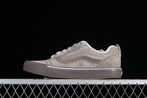230VN0009QCCH8VANS KNUSKOOL VR3 LX GREYBROWNWOMAN3539MAN4044