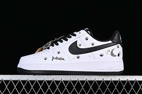 300DV1331100AIR FORCE 1 07 LOW PANDA WHITEBLACKWOMAN3639MAN4045